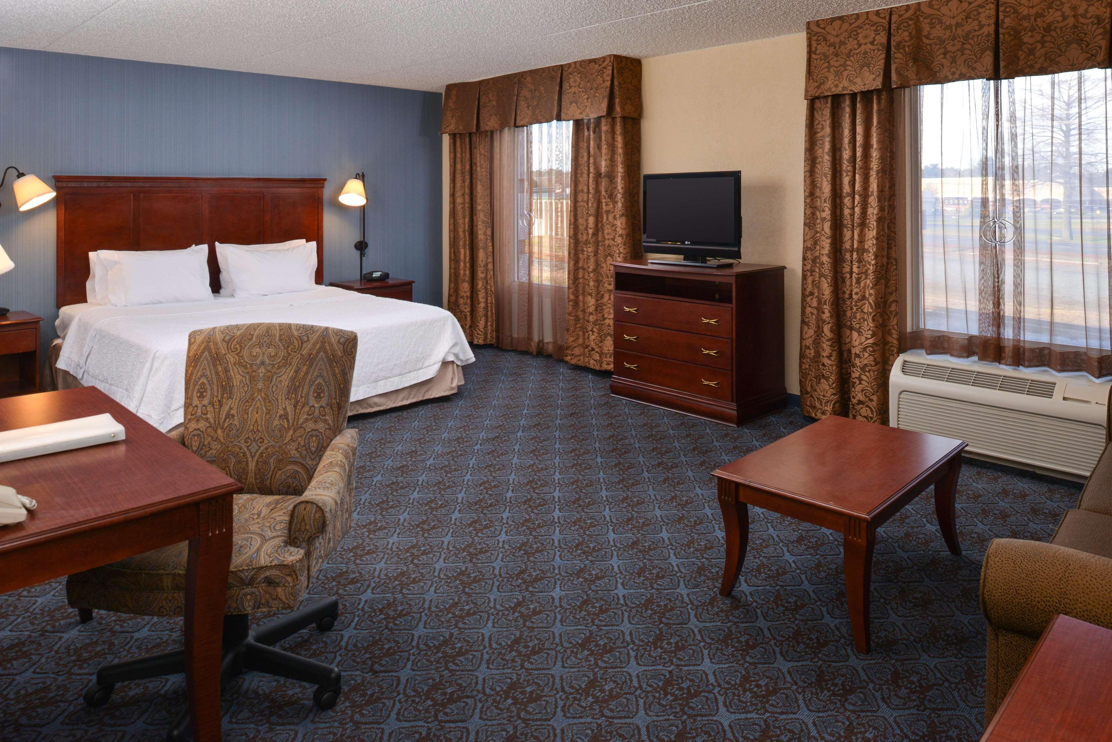 Hampton & Hotel 3*