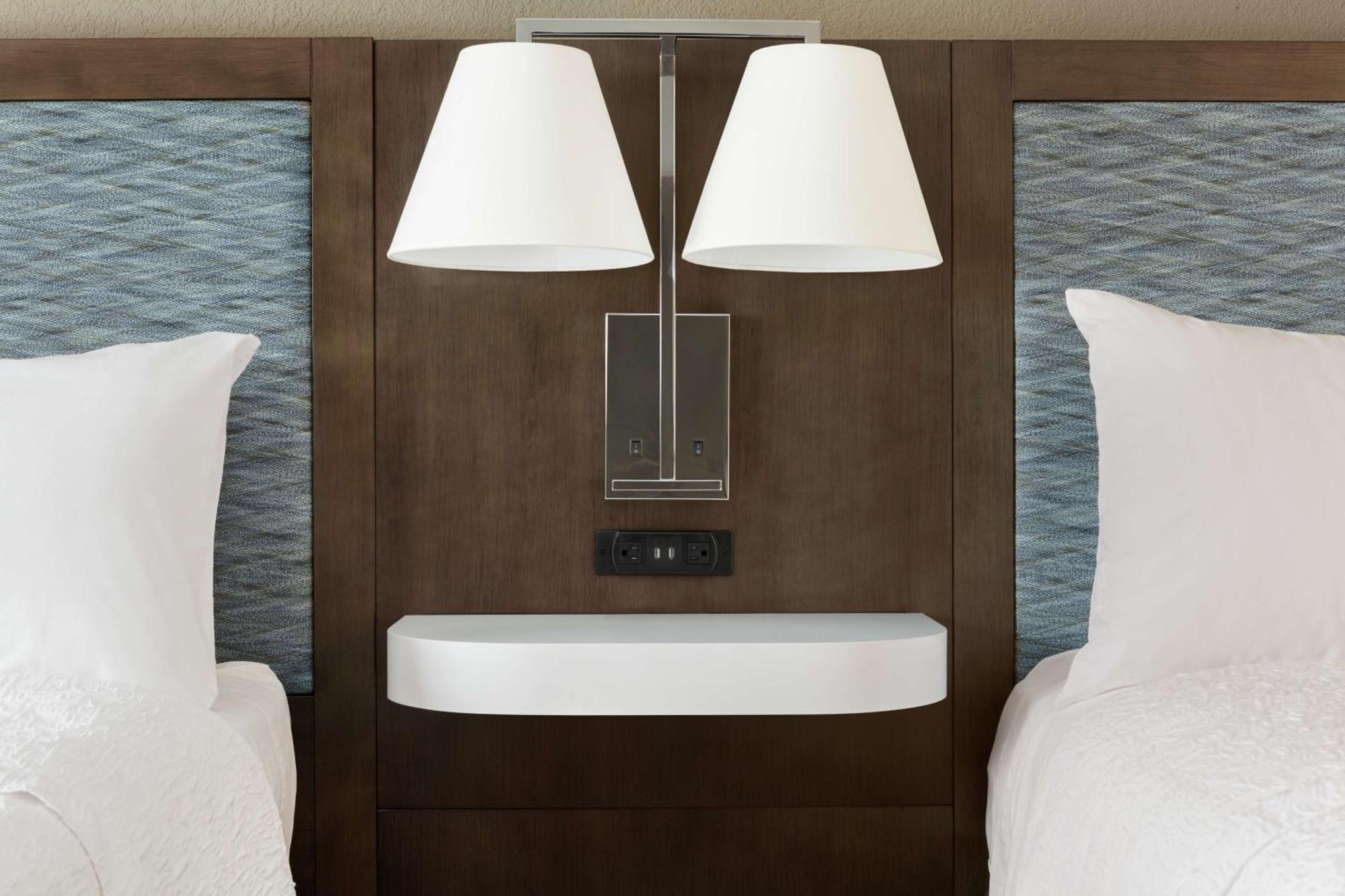 Hotel Hampton & 3*